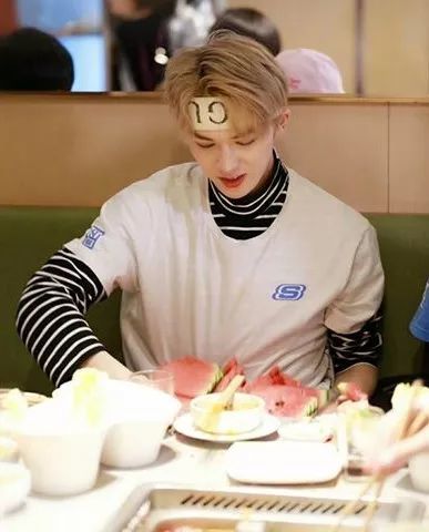 《偶像练习生》不仅是个综艺节目，还是一部爆款百科全书