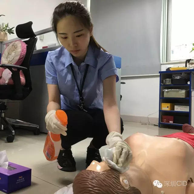 深圳刑事侦查局90后警花：去相亲吓跑多数男孩