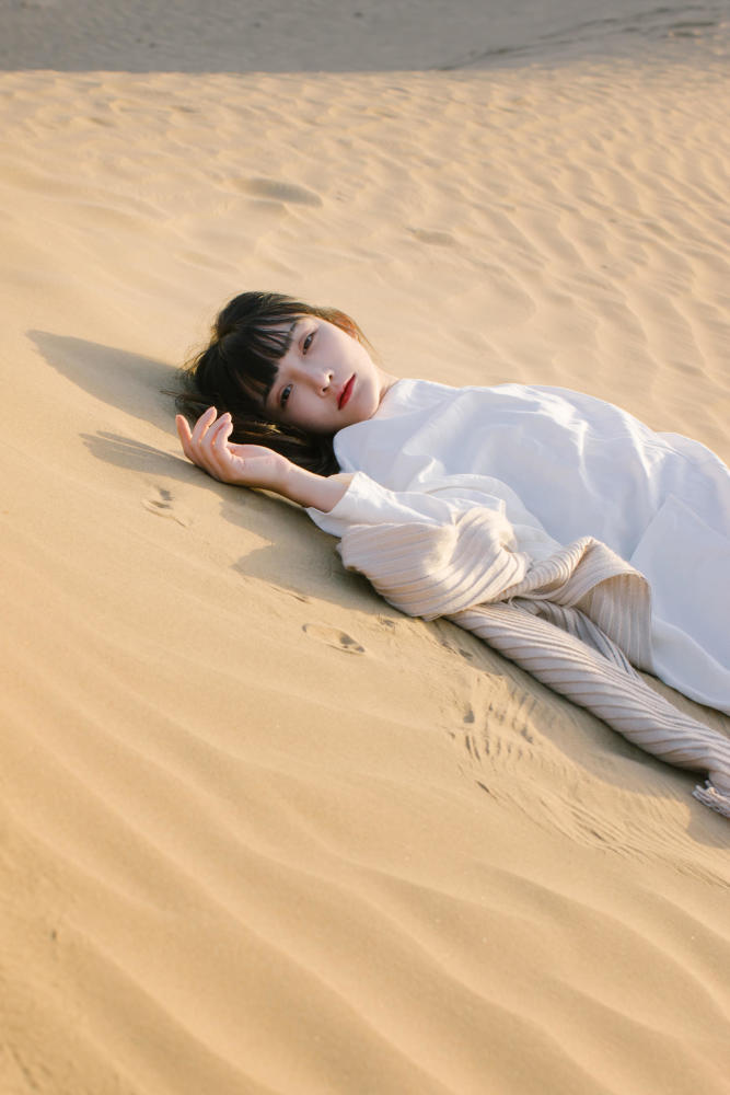 人像摄影:沙漠中之美女