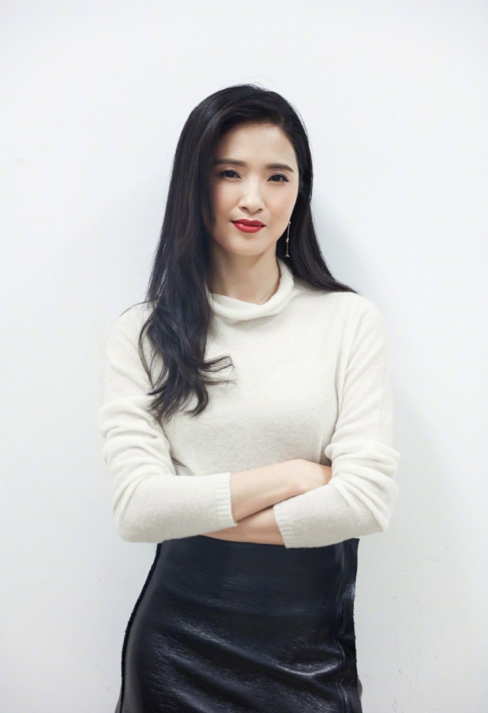 她是第一代青春玉女偶像 如今演配角都抢戏 40岁仍优雅大气 看点快报