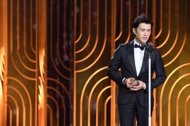 孙俪靳东获2018电视剧年度卓越品质之星:来