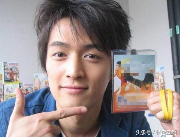 2000年出生的男明星,2000年出生的女明星 猎场男演员旧照来袭,胡歌张嘉译太青涩,还有一个居然没变!