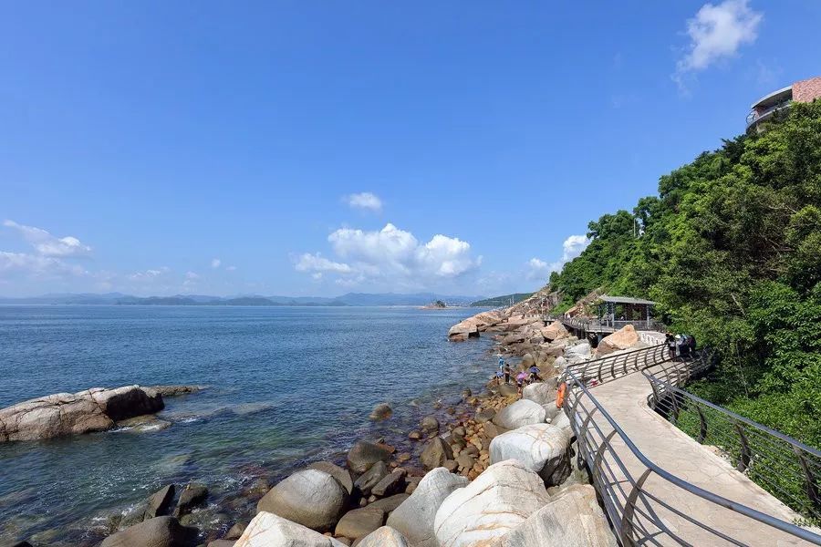 风景一览: 地址:深圳市龙岗区南澳镇水头沙海滨 门票:免费岛上的其他