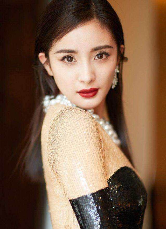 请点击输入图片描述 第一名:鞠婧祎 2018最美女神榜新鲜出炉:范冰冰