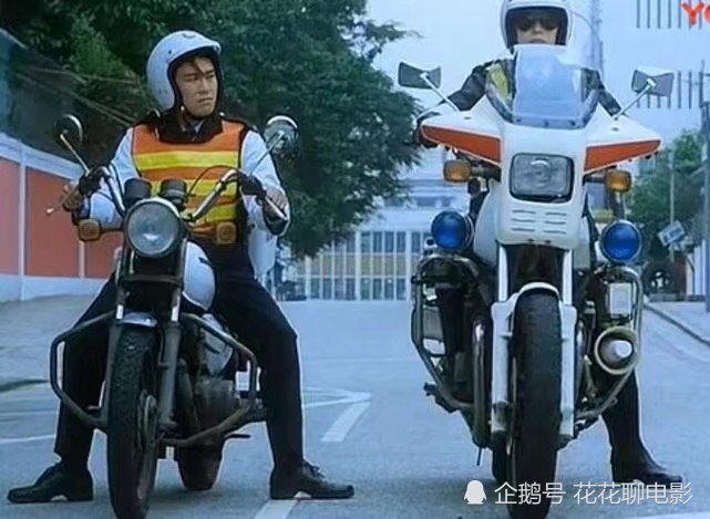6位驾摩托车的男星,鹿晗阳光,周星驰搞笑,郭德纲