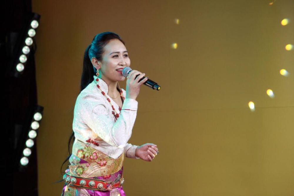 《中国藏歌榜歌友会》昂旺文章作品专场在成都举办 央金兰泽,冰雪姐妹