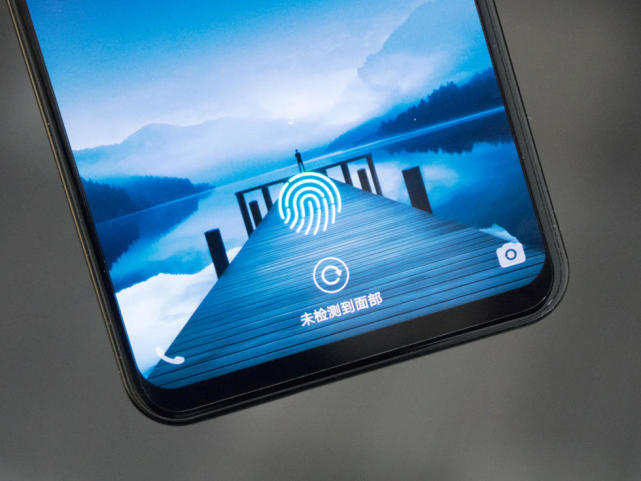 vivo跟风iPhone刘海屏 好事还是坏事？