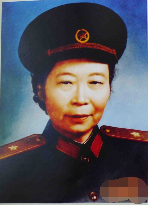 谁说女子不如男,中国第一位女将军,巾帼不让须眉尽显英雄气概