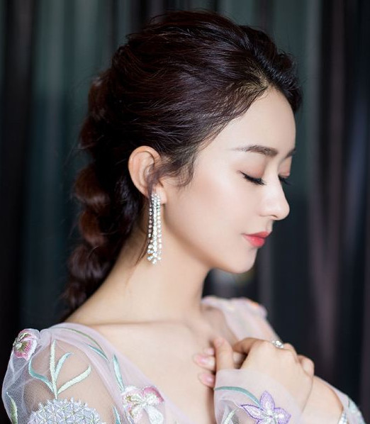 齐肩短发妹纸学会赵丽颖颖宝这样编发,每天不