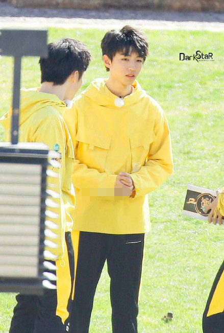 《高能少年团2》云南丽江合影曝光,第一期飞行