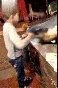搞笑gif:为什么连做梦我都不能淑女一点?