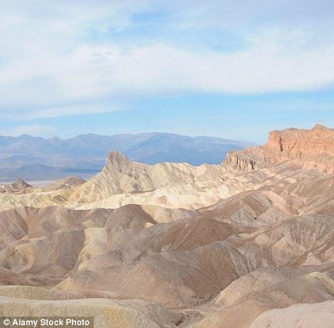 美国死亡谷中的“鬼湖” 湖水时隐时现(组图)