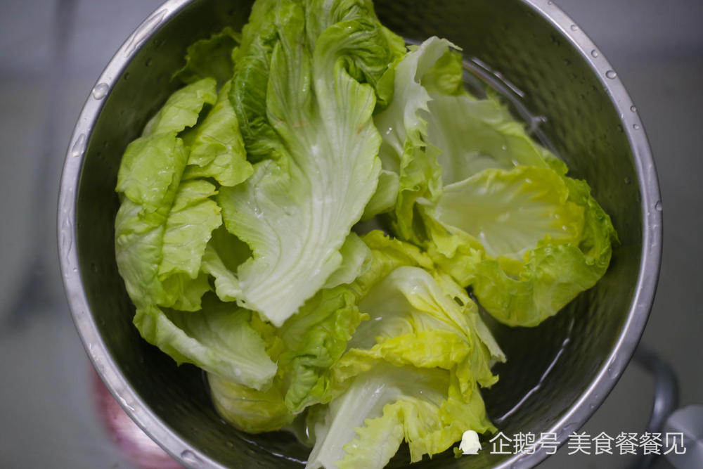 这道菜做法超级简单,3块钱一大盘,刮油降脂瘦