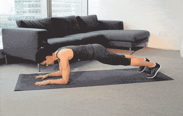 顶胯提臀:大腿和小腿成90度角,双手平放于两侧.每天四组/一组1分钟.