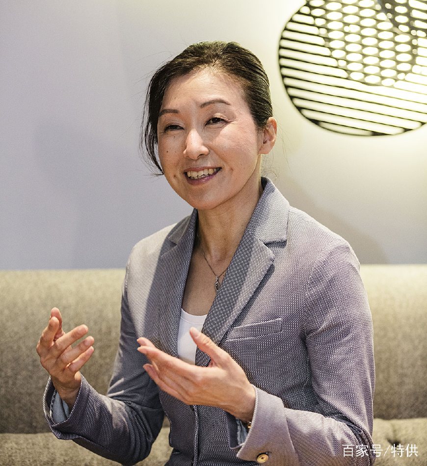 全新雷克萨斯ux和它的美女设计师