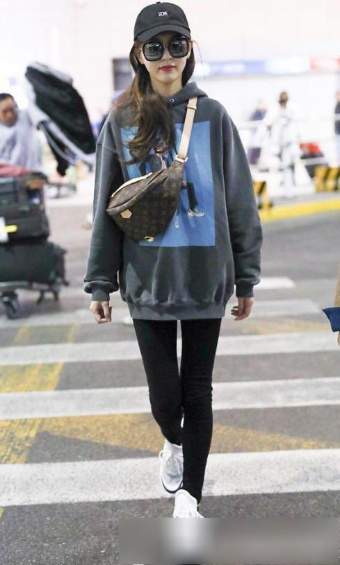 唐嫣 x louis vuitton 唐嫣也有上脚lv的老爹鞋,和去年巴黎世家老爹鞋