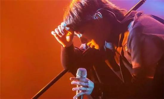 点评2018湖南卫视《歌手》第八、九期:歌手不