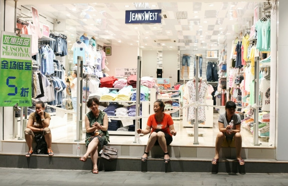 在上海,工资多少决定了你的避暑方式!炸心了