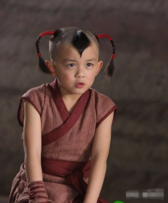 《我是大侦探》吴磊搞笑接话张若昀,妈妈是谁