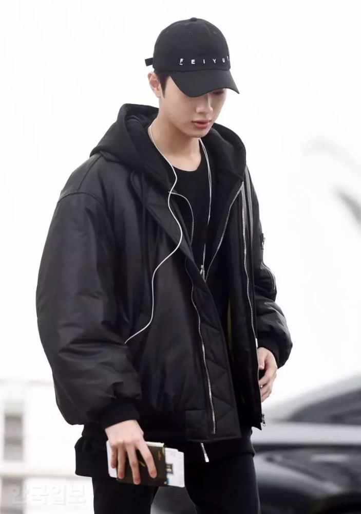 机场秀场衣品大测试 小哥哥&小姐姐们的表现