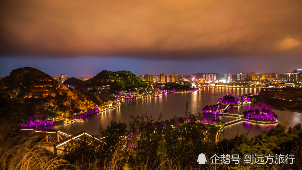 虹山湖位于贵州省安顺市,是安顺人休闲的一个好地方.