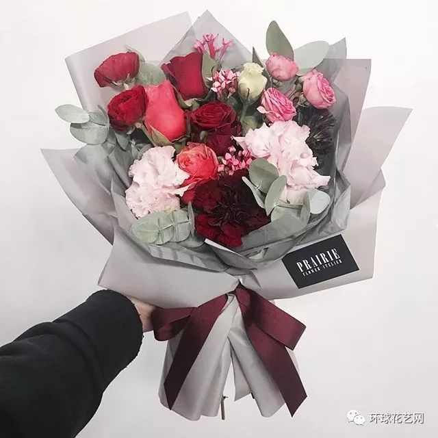 不要纠结打韩式花束还是法式花束 还是先想想怎么打吧