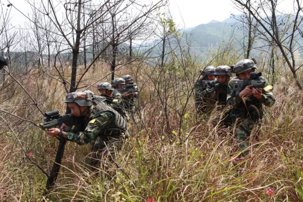 武警部队"魔鬼周"极限训练 火爆神州大地