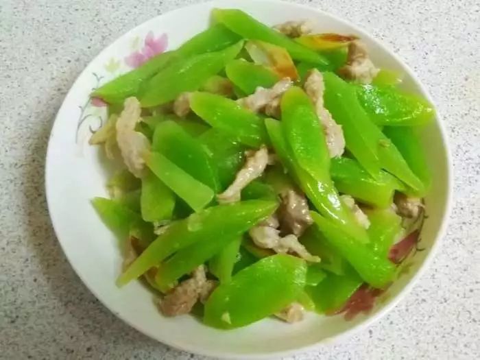 莴笋炒肉丝,简单好吃的美食家常菜