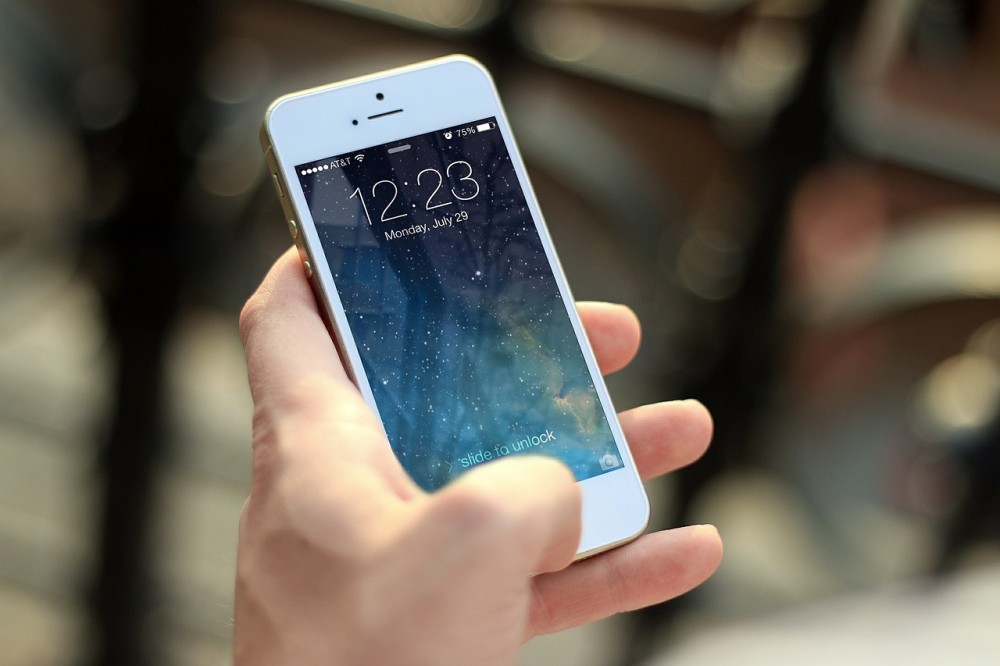 别更新ios 有很多iphone因此失去了信号 看点快报