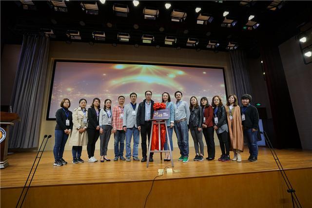 家校互动透明办学大宁国际学校家长成立校内工作坊