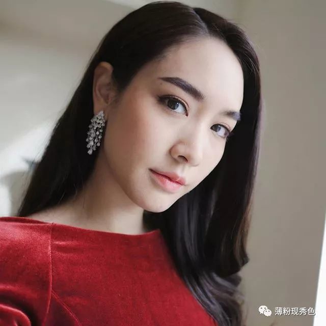 泰国极品真正女神min peechaya,ins上的最新社交媒体个人照片