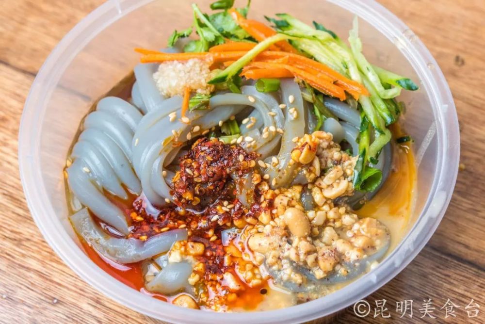 珍藏在云南大学后门的凉粉店,祖传3代人,来自大理小镇