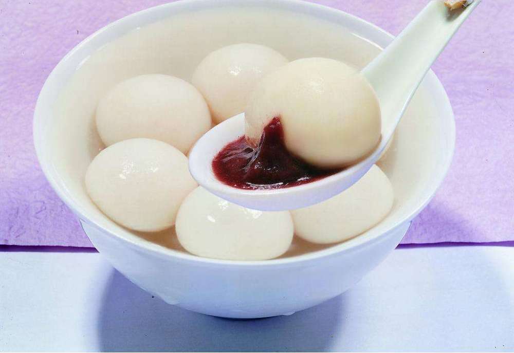 正月十五吃元宵,很多人都吃错了,元宵和汤圆的