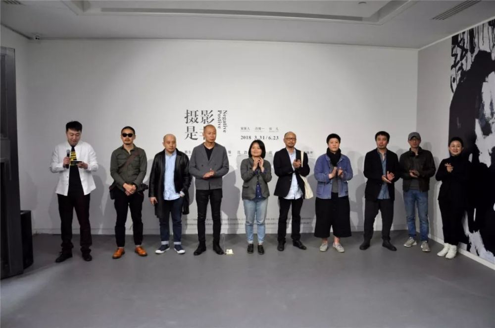 本次展览由独立策展人冯博一和张凡策划,共展出蔡东东,陈维,陈晓云,范