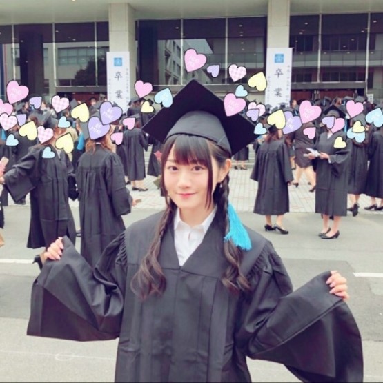 时间真快！小仓唯晒大学毕业照片