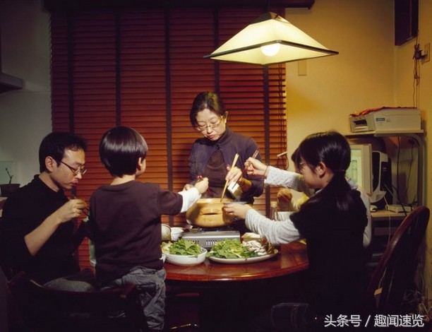 日本普通人的真实生活状态,略显沉闷,家庭成员间很沉默