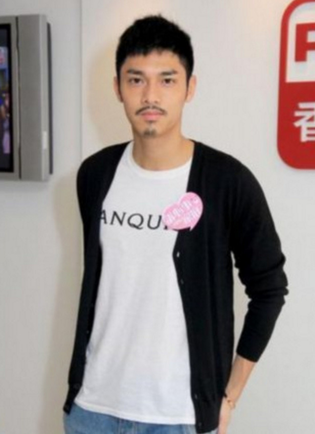 "之关楚耀:他是香港娱乐界泰斗,前宝丽金集团亚太区老总关维麟的公子