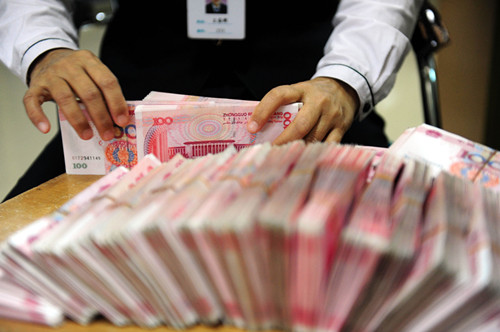 前阵子央行牵头出台了资管新规，以银行理财为代表的资管产品再也不能保本了，这让很多投资者一下子慌了神。