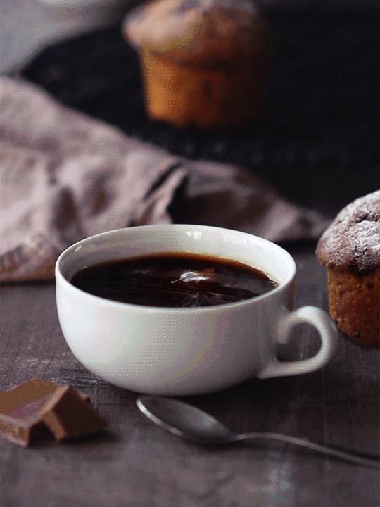 更何况使用脱脂奶类加入咖啡中,一周至少可以为你省下350卡的热量