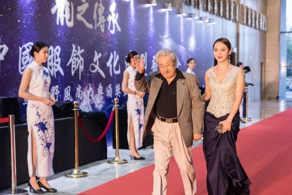 蓝野尚品龙之传承2018中国服饰文化造型发布会
