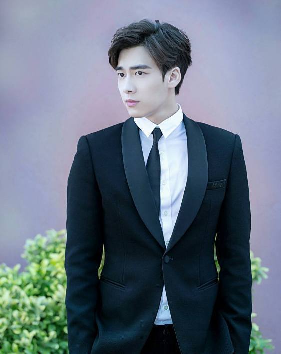 如今最火几位男星,网友称:最后一位是95后和00后最招人喜爱的男明星