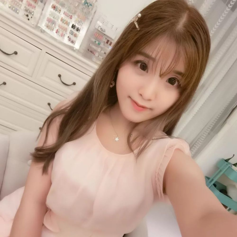 美女语音陪玩!免费的!