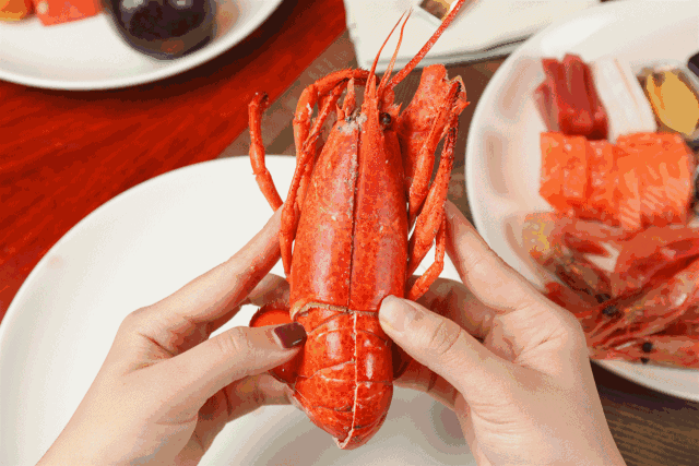 魔都这家五星级酒店自助餐,吃遍300 海味!带好xxxl的胃!