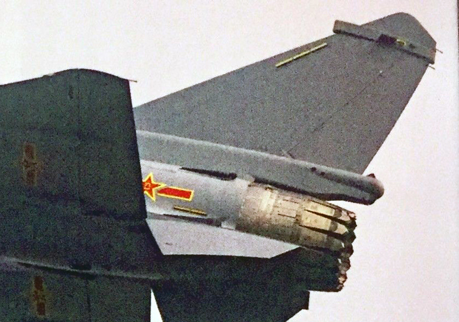 震撼!中国歼10推力矢量发动机实验台曝光:世界