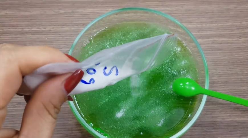 仿真雪泥史莱姆制作方法,不用刮胡膏就能做的史莱姆