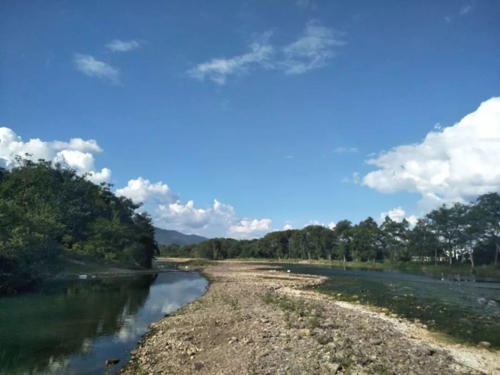 住址:广西东北部,桂林市东南部,东与富川瑶族自治县及湖南江永县交界