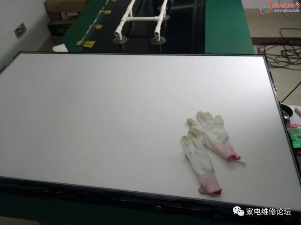 海信液晶电视LED50EC280JD开机有声音黑屏