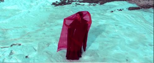 宋茜上节目被陈伟霆宠溺,台球桌上摔倒被吴尊