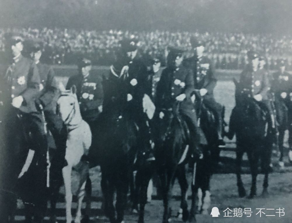 老照片 二战中的日本天皇裕仁打脸天皇无罪论 看点快报