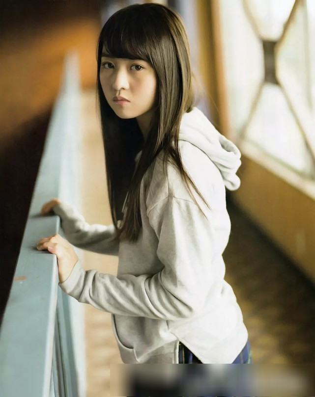 まりか),1996年2月20日出生于神奈川县,是前日本偶像组合乃木坂46的